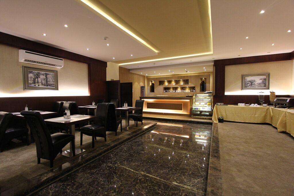Taleen Granada Aparthotel